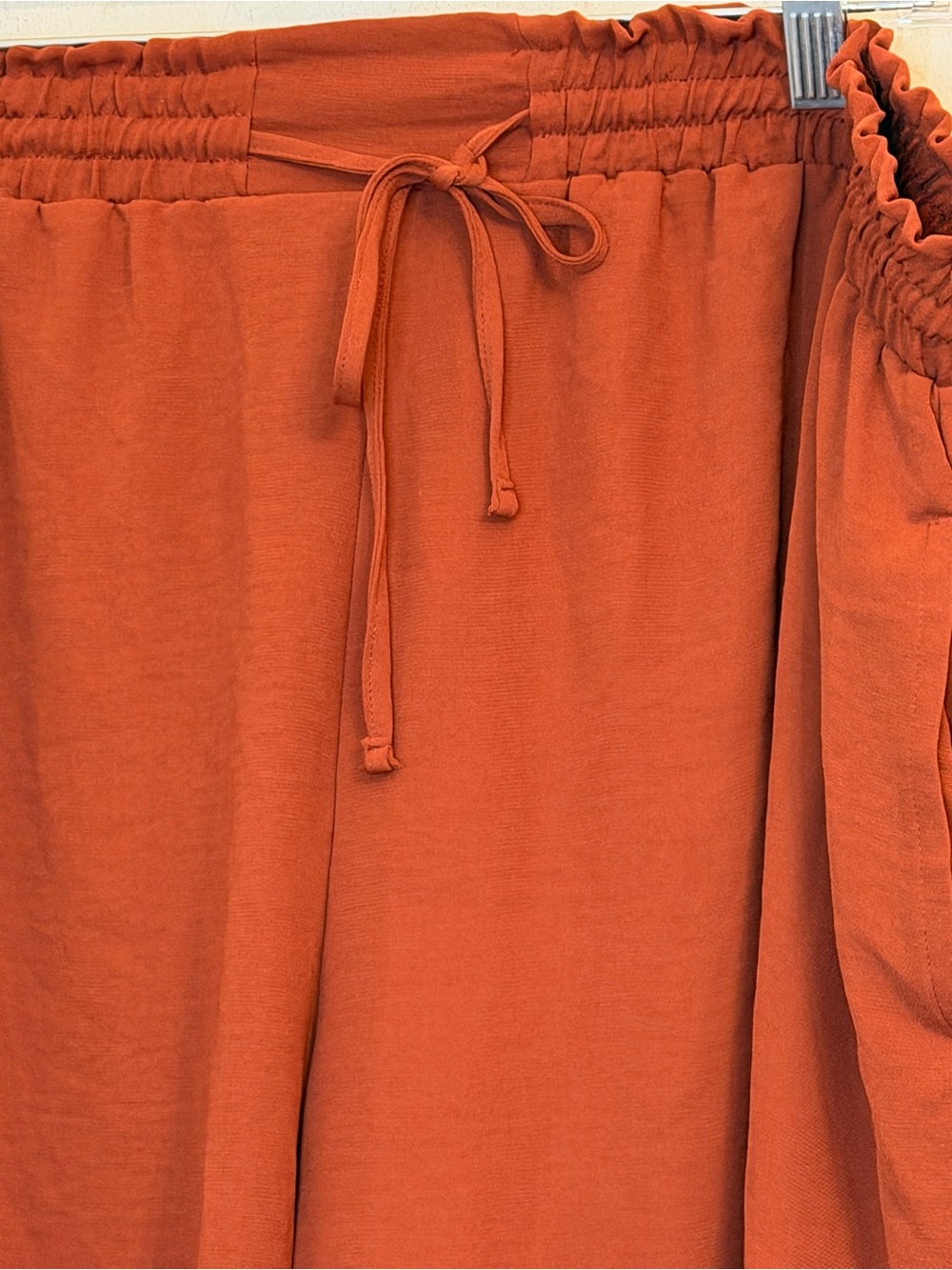 296. Simply Vera Vera Wang Rust Pull On Shorts Women’s XL - Picture 3 of 6